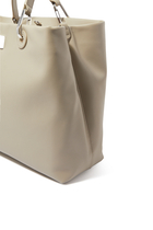 حقيبة يد متوسطة جلد صديق للبيئة بشعار الماركة